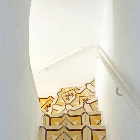 Val Stylish Townhouse